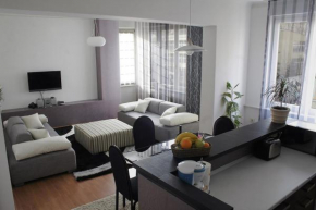  Apartment CenterLux  Сараево